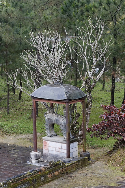 Hué-Tombeau de Minh Mang-025